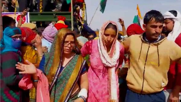 Jhunjhunu Shaheed: पति की शहादत की सूचना मिलते ही पार्थिव देह लेने 2 घंटे में उधमपुर पहुंचीं वीरांगना