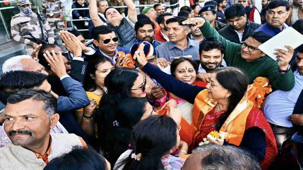 राजस्थान: पूर्व मुख्यमंत्री वसुंधरा राजे मेवाड़-वागड़ के दौरे पर, सियासी गलियारों के राजे के दौरे की चर्चा