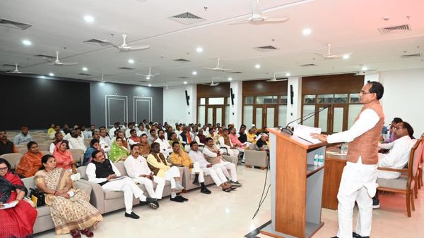 बजट सत्र को लेकर CM की अध्यक्षता में हुई विधायक दल की बैठक, विपक्ष के आरोपों का जवाब देने को लेकर बनी रणनीति