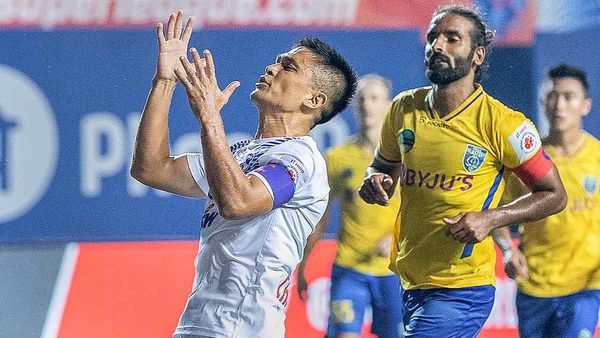 ISL 2022-23: चिर-प्रतिद्वंद्वी बेंगलुरू एफसी और केरला ब्लास्टर्स का मुकाबला, सेमीफाइनल पर है नजर