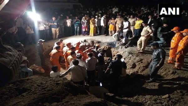 NDRF की कड़ी मशक्कत के बाद भी नहीं बच पाया 5 साल का मासूम, बोरवेल में गिरने से मौत