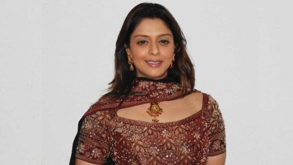 साइबर ठगों के जाल में कैसे फंस गई एक्ट्रेस नगमा? उड़े 99,998 रुपये