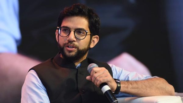 'भारत के लोकतंत्र और संविधान पर खतरा', Pegasus मामले में राहुल गांधी का आदित्य ठाकरे ने किया समर्थन