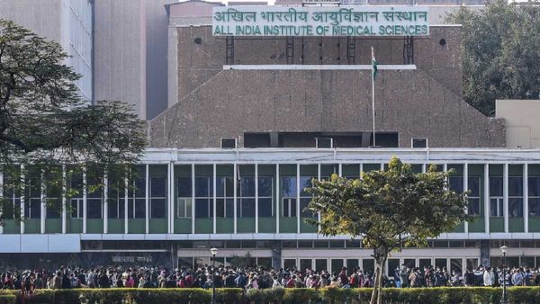 महज 90 सेकेंड में भ्रूण के दिल का किया सफल ऑपरेशन, AIIMS के डॉक्टरों ने हर किसी को चौंकाया