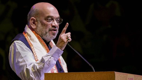 बंगाल हिंसा को लेकर बीजेपी ने हाईकोर्ट में दायर की PIL, अमित शाह ने की गवर्नर से बात