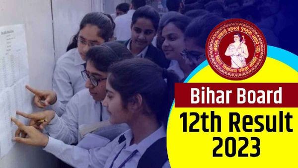 Bihar Board Result: टॉपर्स की लिस्ट में नाम देख भर आईं आंखें, जानिए कौन हैं 12वीं की टॉपर Ayushi Nandan