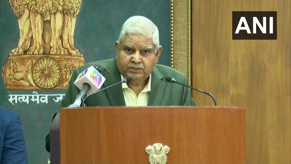 राहुल गांधी के माइक बंद कर देने वाले बयान पर उपराष्ट्रपति की प्रतिक्रिया,कहा-मैं कैसे सही ठहरा सकता हूं?