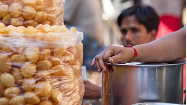 Golgappa: लोग क्यों हैं गोलगप्पे के दीवाने, जापान के PM भी खुद को नहीं रोक सके, जानें इसके 11 नाम और इतिहास