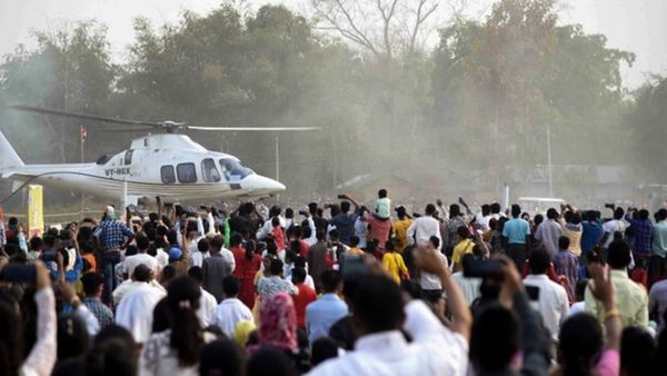 कर्नाटक चुनाव में हेलीकॉप्‍टर से नेता कर रहे ताबड़तोड़ रैलियां, जानें बुक करने पर कितना आता है खर्च