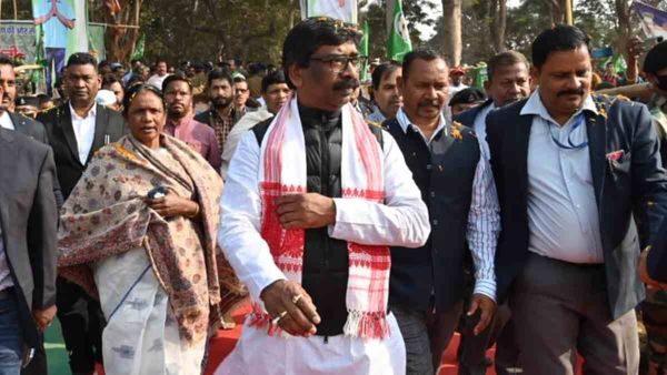 अवैध खनन के परिवहन में रेलवे अधिकारियों की भूमिका की जांच करेगी SIT, सीएम हेमंत सोरेन ने दिए आदेश