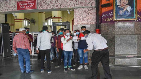 अब बोलकर बुक होगा ट्रेन का टिकट, IRCTC ने तैयार किया AI बेस्ड फीचर