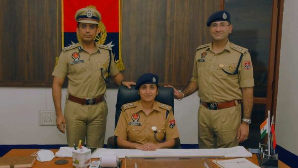 Kavardeep Kaur IPS: सरकारी स्‍कूल में पढ़कर चंडीगढ़ की SSP बनी, अगले ही दिन DGP ने छीना पावर