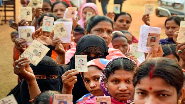 कर्नाटक चुनाव में क्‍या पार्टियां महिलाओं पर लगाएंगी दांव, देखें क्‍या कहता है 2018 चुनाव के जीत का आंकड़ा