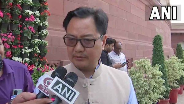 समलैंगिक विवाह मामला: कानून मंत्री ने बताया आखिर सरकार क्यों कर रही याचिका का विरोध