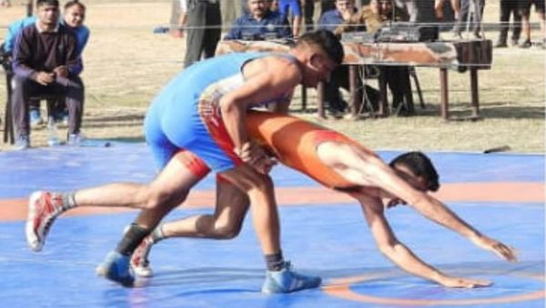भारतीय सेना की अलवर में आयोजित कुश्ती में सागर के प्रवीण ने झटका गोल्ड मेडल