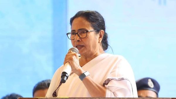 Lok sabha election 2024 से पहले ममता बनर्जी ने दिए संकेत, TMC अकेले लड़ेगी चुनाव