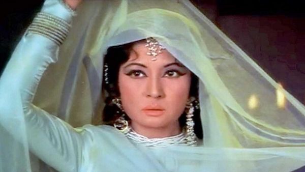 Meena Kumari ने झेला तलाक का दर्द, फिर धर्मेंद्र ने भी दिया धोखा, प्यार के मामले में अनलकी रहीं एक्ट्रेस