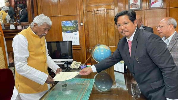 Meghalaya: कोनराड संगमा ने सीएम पद से दिया इस्तीफा, राज्यपाल से नई सरकार बनाने का दावा पेश किया