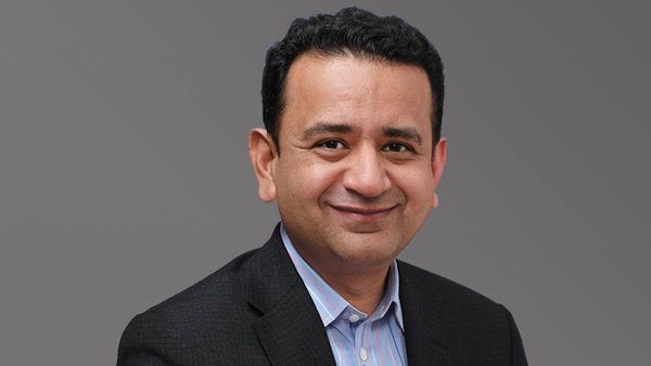 Mohit Joshi: कौन हैं मोहित जोशी जो अब संभालेंगे टेक महिंद्रा की कमान, जानिए कितना कमाते हैं हर दिन