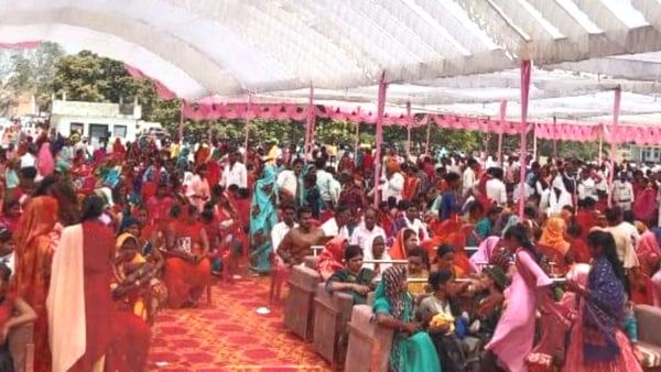 Rewa News: मुख्यमंत्री कन्या विवाह में एक दूजे के हुए 720 जोड़े, आर्थिक रूप से कमजोर कन्याओं का हुआ विवाह