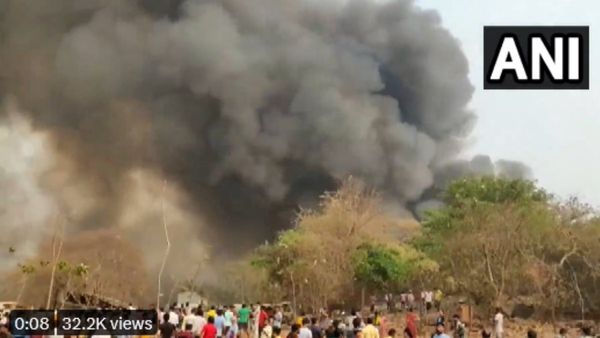 मुंबई के मलाड़ स्‍लम में लगी भीषण आग, 1000 झुग्गी- झोपड़ियां जलकर हुई खाक,एक लाश हुई बरामद
