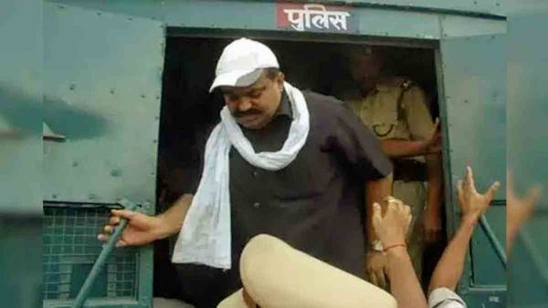 Atique Ahmed News: एक माफिया का मीडिया वैल्यू इतना हाई क्यों है भाई?