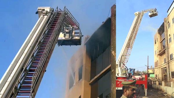 Noida: गारमेंट्स फैक्ट्री में लगी भीषण आग, क्रेन से 10 लोगों का किया गया रेस्क्यू