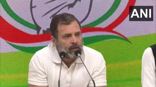 Rahul Gandhi Disqualification: लोक सभा से नोटिस मिला, राहुल को 22 अप्रैल तक सरकारी बंगला खाली करना होगा!