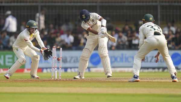 IND vs AUS: 'लगता है दो दिन में मैच खत्म हो जाएगा', फैंस ने इंदौर की पिच को बताया महाघटिया 