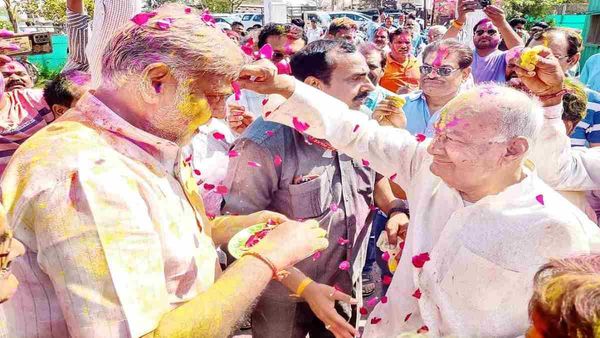 एक चुटकी रंग हमारी पीढ़ियों की शत्रुता समाप्त कर देती है: प्रहलाद पटेल