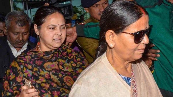 'हमारे यहां से सब होते रहता है', 4 घंटे CBI टीम के पूछताछ के बाद बोलीं राबड़ी देवी