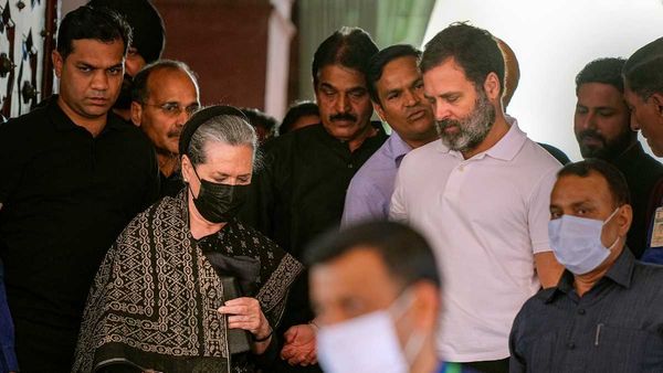 Rahul Gandhi: सूरत सेशन कोर्ट के फैसले को राहुल गांधी की चुनौती, 48 घंटों में याचिका दायर करेगी पार्टी