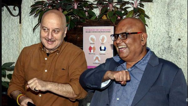 'पप्पू पेजर' और 'मेरा नाम है कैलेंडर' से हमेशा याद किए जाएंगे कॉमेडी किंग सतीश कौशिक