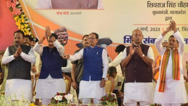 CM Shivraj Singh Chouhan ने 27 हजार श्रमिक परिवारों को बांटे संबल के 605 करोड़ रुपए, रीवा में हुआ कार्यक्रम