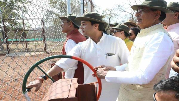 CM Shivraj Singh Chouhan: शिवपुरी में बाघों के आने से इंटरनेशनल पहचान मिलेगी, अर्थव्यवस्था को नई गति मिलेगी