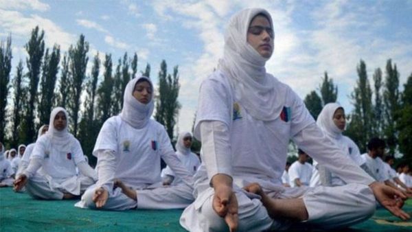 Yoga In Arab: सऊदी अरब के सभी प्रमुख विश्वविद्यालयों में कराया जाएगा योग, जानें क्यों लिया ये फैसला?