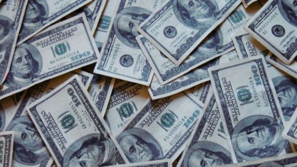 De-Dollarisation: क्या अमेरिकी डॉलर का वर्चस्व गिरने लगा है? जानें पूरी कहानी