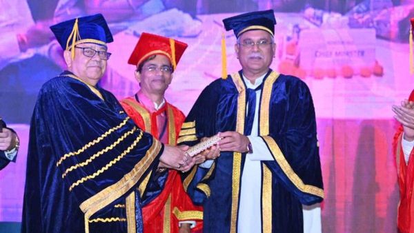 छत्तीसगढ़ः नवाचार के लिए सीएम भूपेश बघेल को डाक्टरेट की उपाधि, पेरिस की सोरबोन यूनिवर्सिटी ने दिया सम्मान