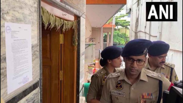 Angkita Dutta Case: यूथ कांग्रेस अध्यक्ष बीवी श्रीनिवास के घर पहुंची असम पुलिस, ताला लटका देख नोटिस किया चस्पा