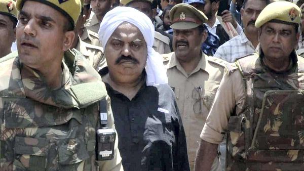 Atiq Ahmed Office: अतीक के ऑफिस में मिला खून किसका था? पुलिस ने खून के धब्बे और चाकू पर किया खुलासा