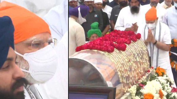 प्रकाश सिंह बादल को श्रद्धांजलि देने चंडीगढ़ पहुंचे प्रधानमंत्री नरेंद्र मोदी