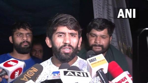 Wrestlers Protest: दिल्ली पुलिस के साथ हाथापाई में दुष्यंत फोगाट का फूटा सिर, अन्य पहलवान भी घायल