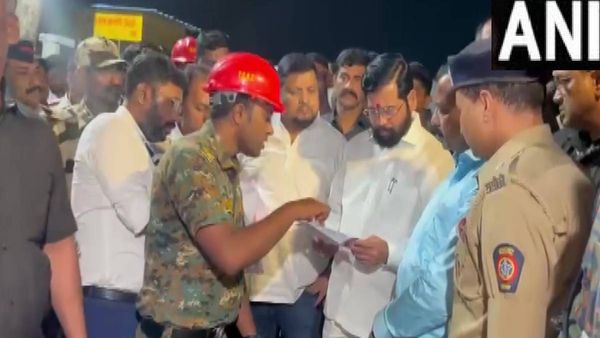 भिवंडी हादसा: दो मंजिला बिल्डिंग गिरने से 5 की मौत, पुलिस ने मालिक को हिरासत में लिया