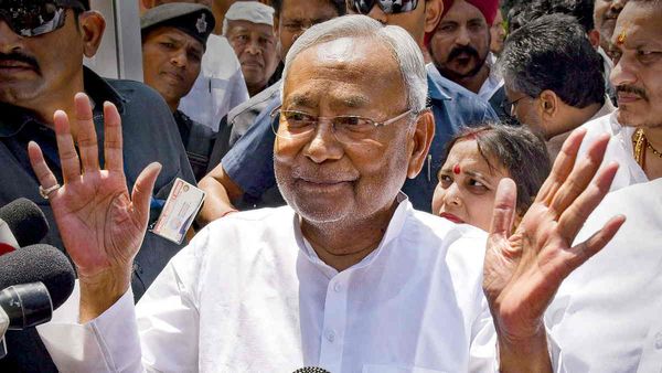 2016 के बाद जहरीली शराब से मरे लोगों के परिजनों को मिलेगा मुआवजा, मोतिहारी कांड के बाद नीतीश का ऐलान