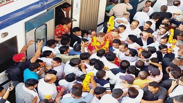 Rahul Gandhi को राज्यसभा सीट कुर्बान करने तैयार कांग्रेसी, सीनियर लीडर विवेक तन्खा ने दिया ऑफर, भावुक Tweet