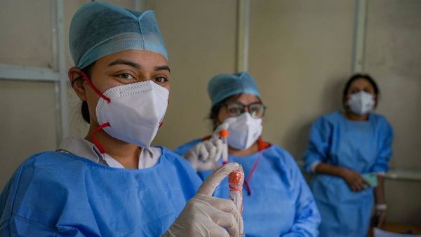 Covid Vaccine पर केंद्र सरकार का बड़ा फैसला, नए कोरोना टीकों की खरीद नहीं: सूत्र