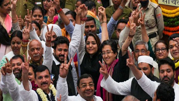 Delhi Mayor Election: मेयर चुनाव आज, आप की शेली ओबेरॉय और भाजपा की शिखा राय में सीधा मुकाबला