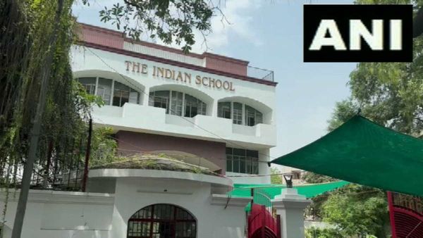 Delhi: इंडियन स्कूल को बम से उड़ाने की धमकी, डीसीपी साउथ ने बताया फर्जी मेल