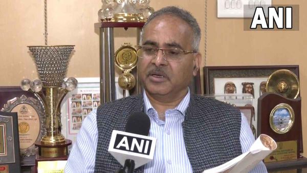 '...ये झूठ है, हमने नहीं छोड़े मुगलों के विषय', 12वीं के Syllabus में बदलाव पर बोले NCERT के निदेशक