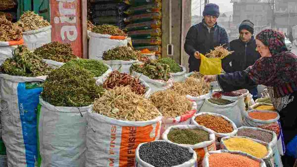 खुदरा मुद्रास्फीति में गिरावट, मार्च में पहुंची 5.6% के स्तर पर, मंहगाई से मिलेगी राहत